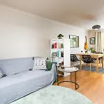 Private 3Bed-Parking-Sleeps5-By Fabaccommodation