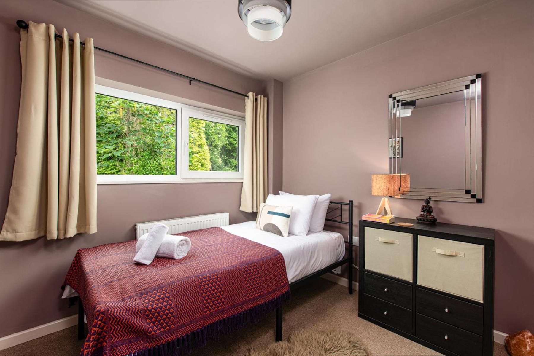 Private 3bed-parking-sleeps5-by Fabaccommodation Dom wakacyjny *