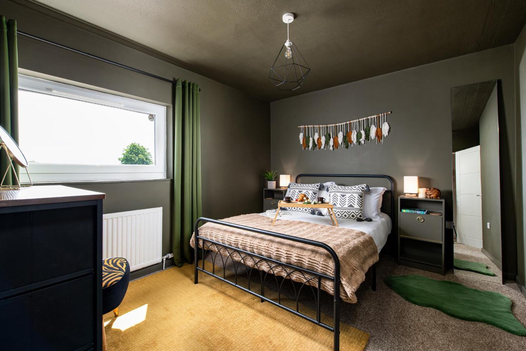 Dom wakacyjny Private 3bed-parking-sleeps5-by Fabaccommodation *