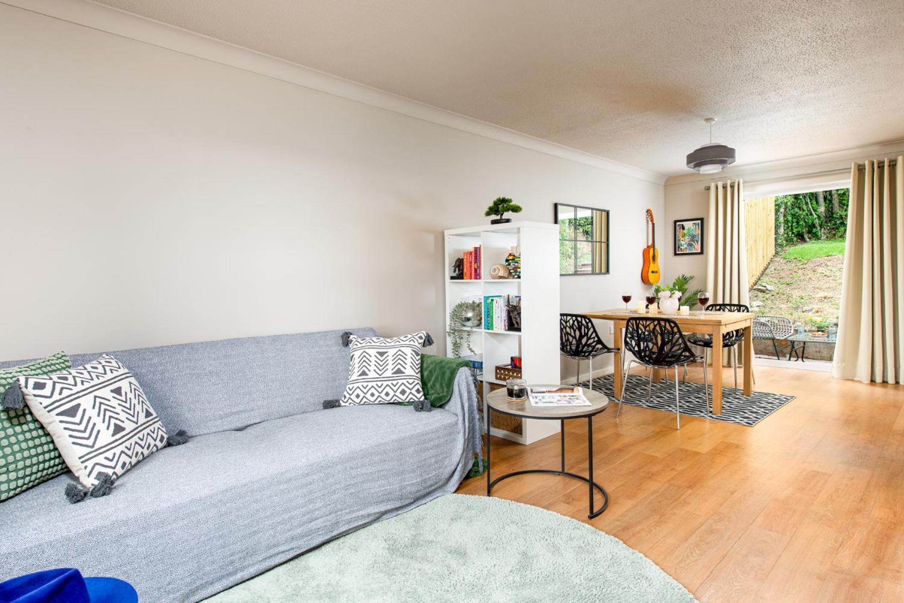 Private 3bed-parking-sleeps5-by Fabaccommodation *