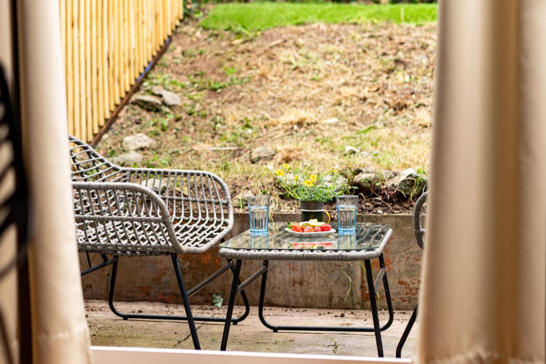 Private 3bed-parking-sleeps5-by Fabaccommodation Dom wakacyjny *
