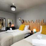 Private 3Bed-Parking-Sleeps5-By Fabaccommodation