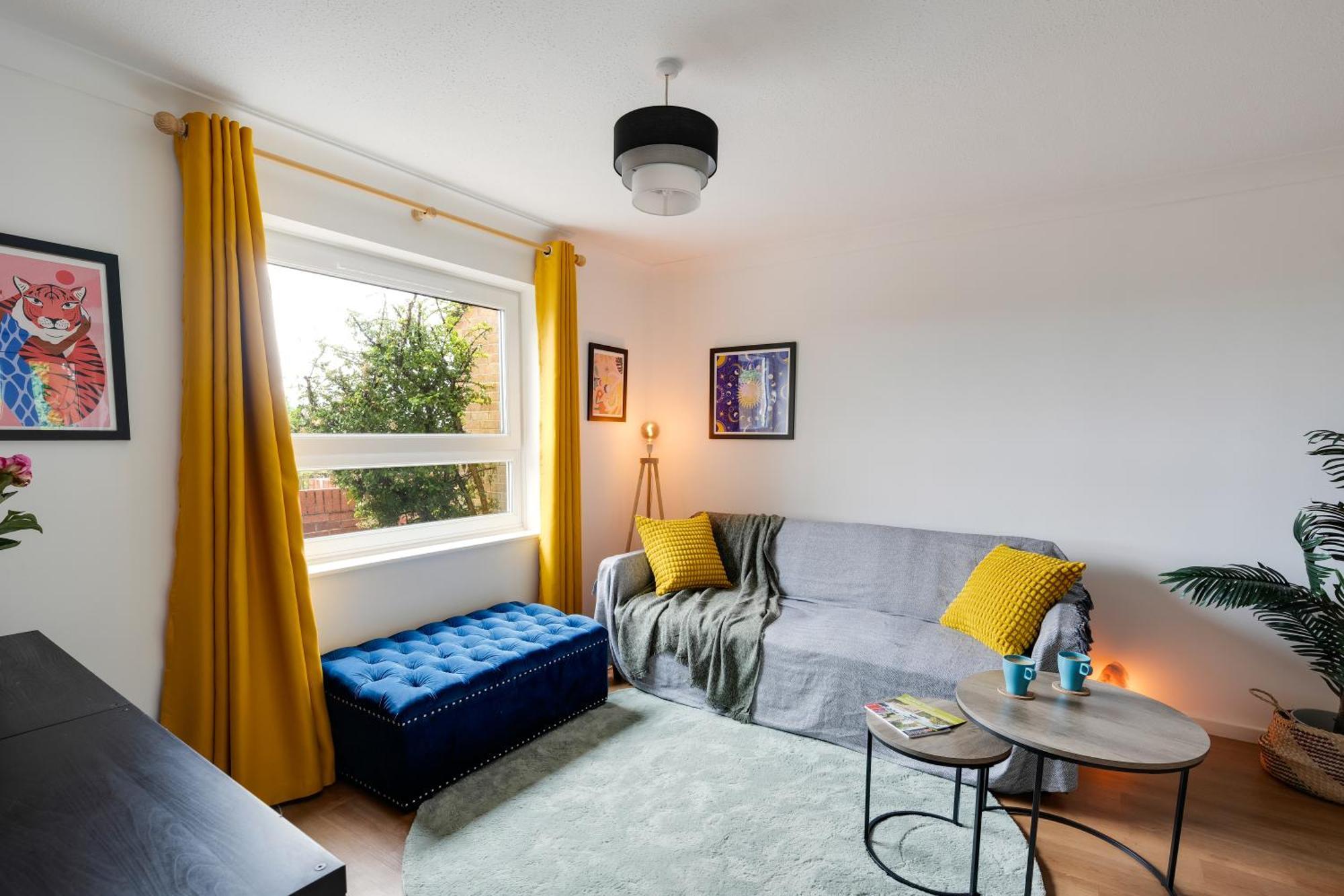 Casa vacanze Private 3bed-parking-sleeps5-by Fabaccommodation *